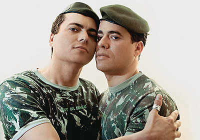 milicos-gays.jpg