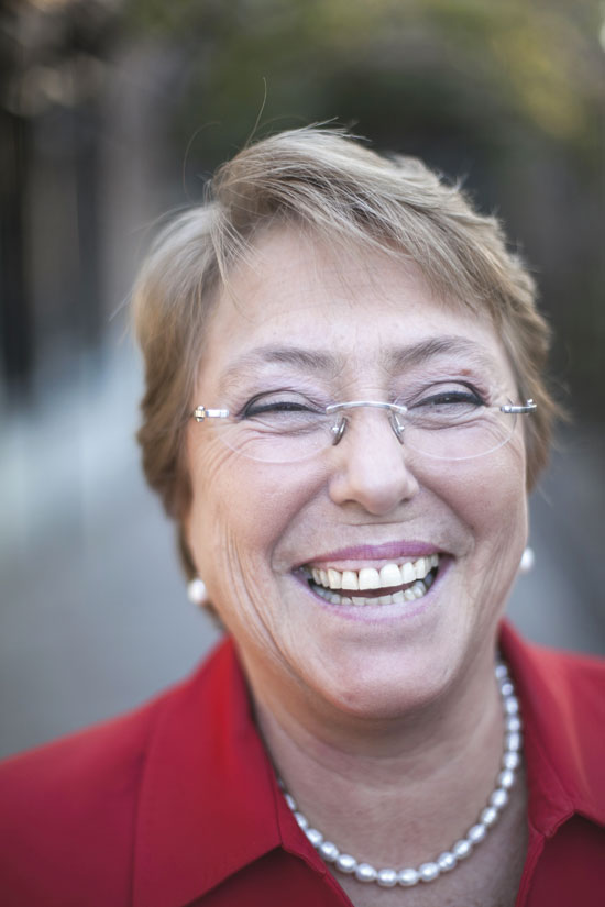 Bachelet-risa.jpg